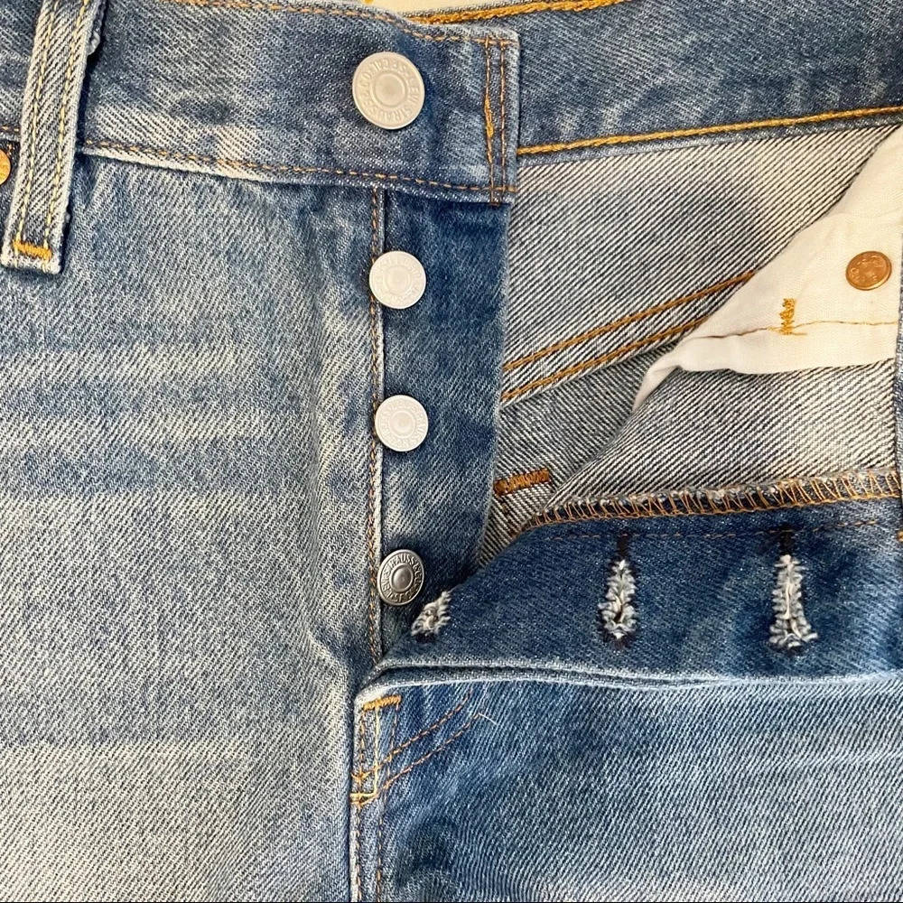 Levi’s 501 jean shorts 27 - Picture 4 of 6